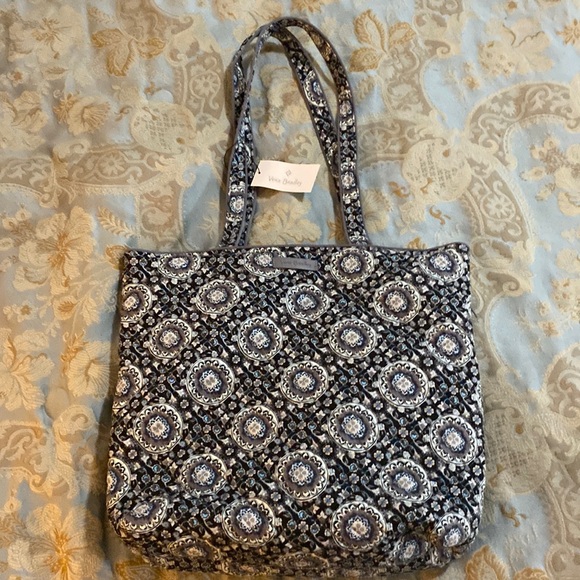Vera Bradley, iconic tote bag in charcoal medallion - Picture 1 of 4